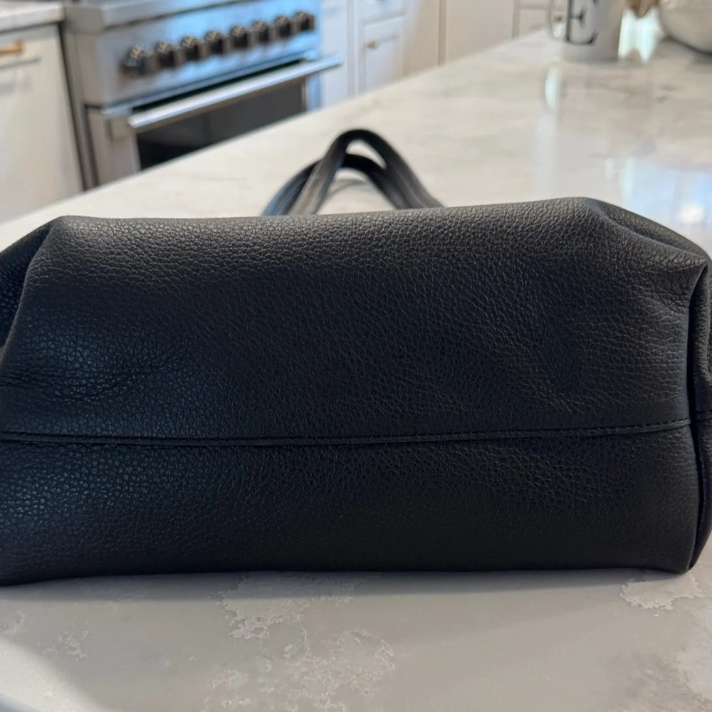 Cuyana Dark Leather Tote - Picture 4 of 4